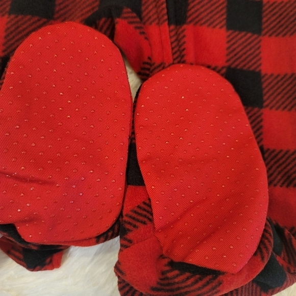 ♥️5 For $25 NEW Eddie Bauer  Christmas  fleece plaid pajama onsie black and red - Picture 8 of 10